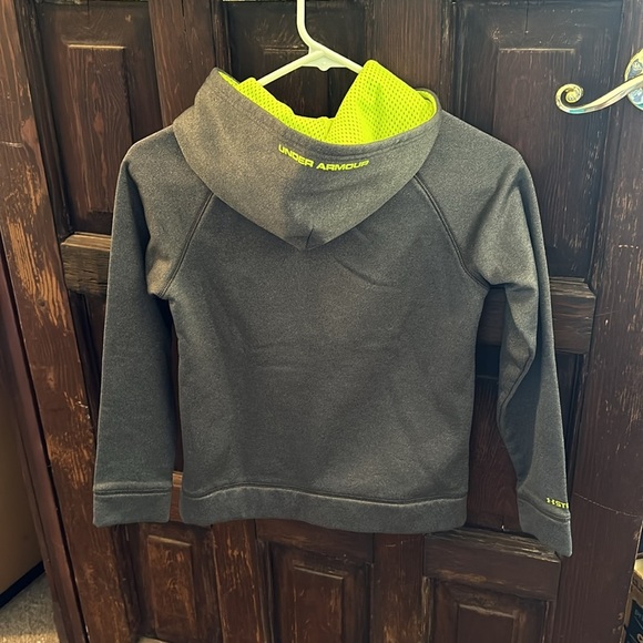 Boys Under Armour pullover hoodie - Picture 3 of 4
